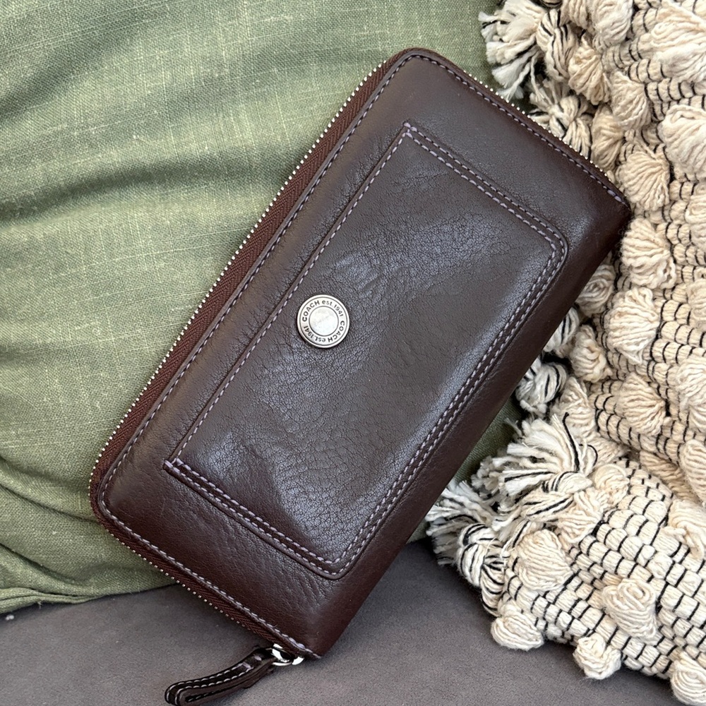 Coach vintage zip around wallet